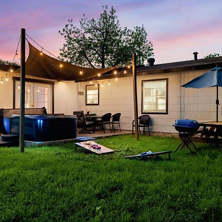 Cozy 3 Bedroom With Hot Tub 2 Min Away From Lackland San Antonio Eksteriør bilde