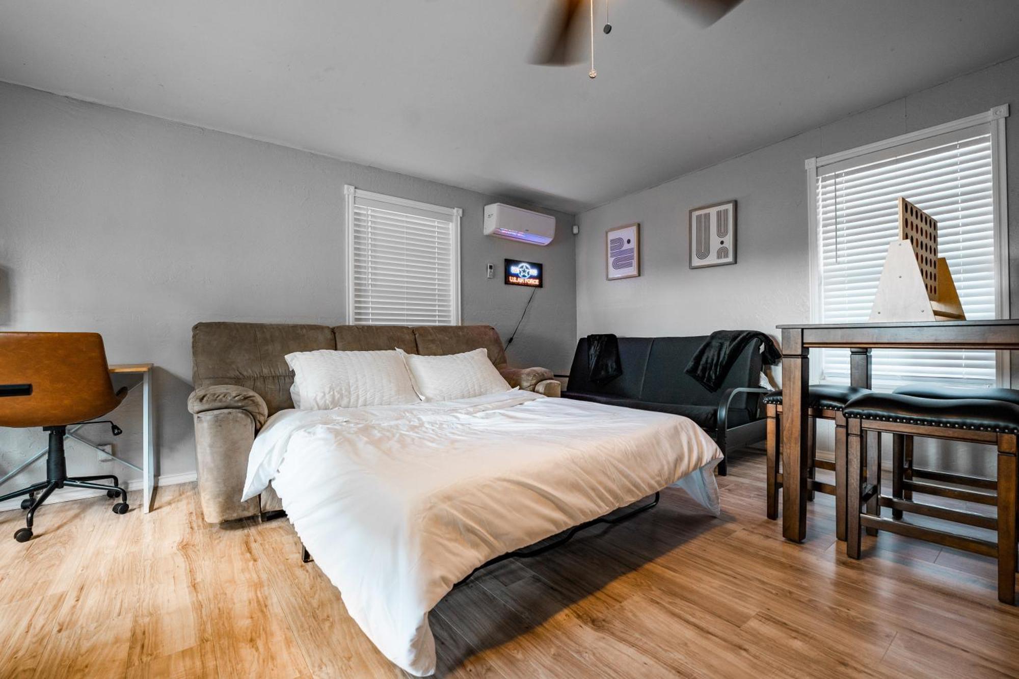 Cozy 3 Bedroom With Hot Tub 2 Min Away From Lackland San Antonio Eksteriør bilde