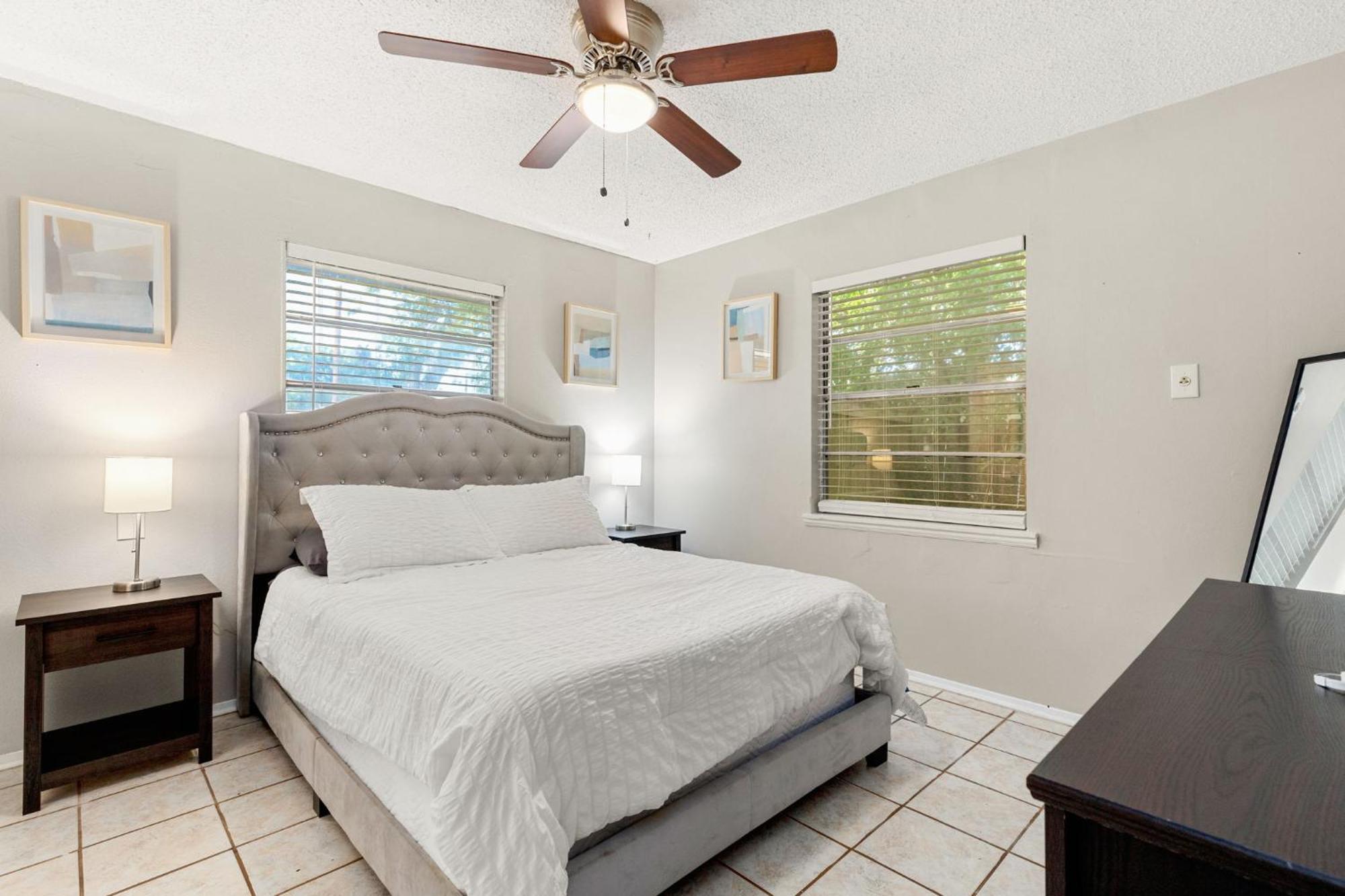 Cozy 3 Bedroom With Hot Tub 2 Min Away From Lackland San Antonio Eksteriør bilde