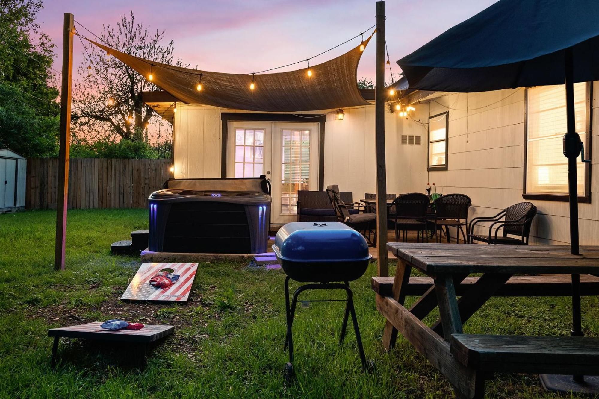 Cozy 3 Bedroom With Hot Tub 2 Min Away From Lackland San Antonio Eksteriør bilde